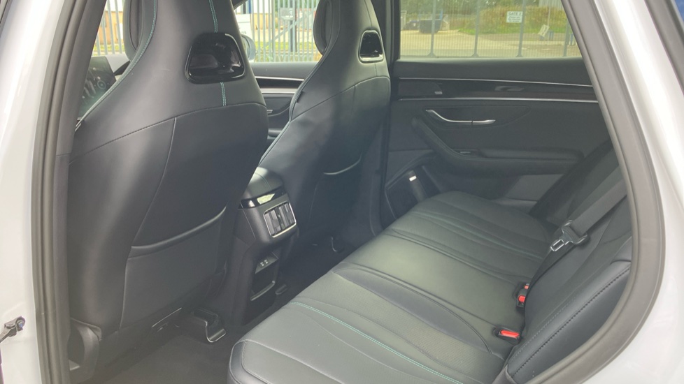 BYD Seal U 1.5 DM-i Comfort 5dr Auto Estate - Image 16