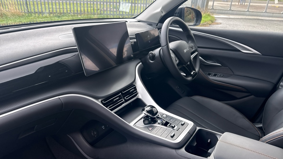 BYD Sealion 5 1.5 DM-i Comfort 5dr Auto Estate - Image 9
