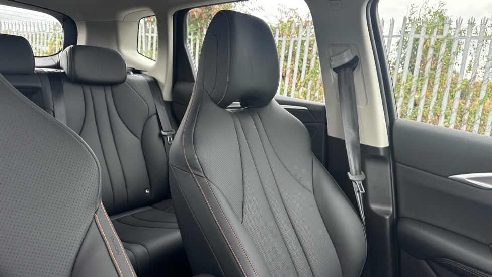 BYD Sealion 5 1.5 DM-i Comfort 5dr Auto Estate - Image 30