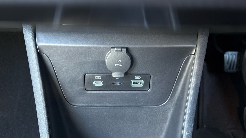 BYD Dolphin Surf 65kW Boost 43kWh 5dr Auto Electric Hatchback - Image 21