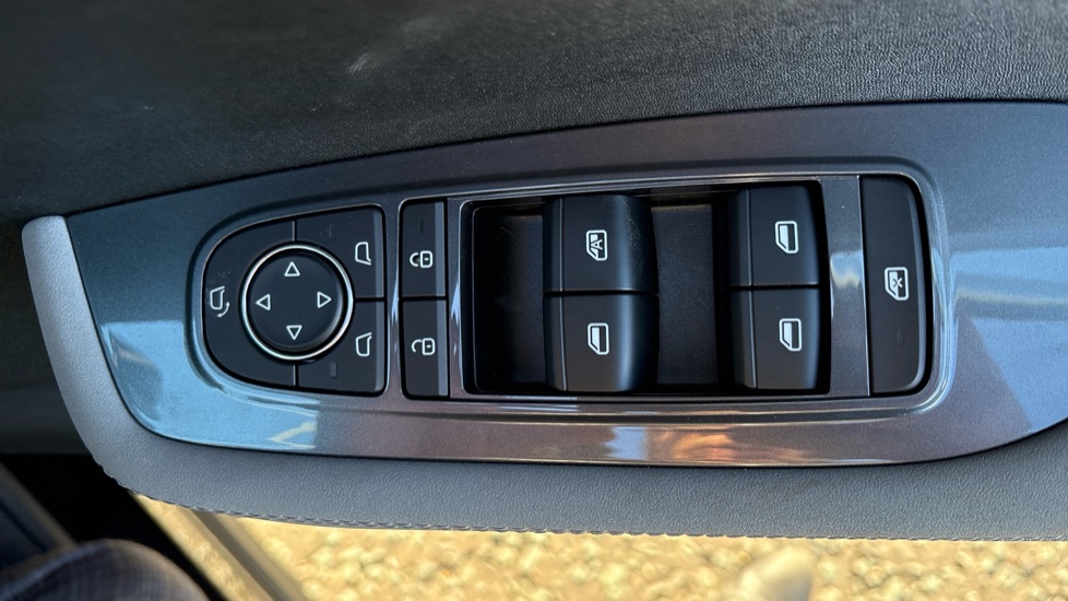BYD Dolphin Surf 65kW Boost 43kWh 5dr Auto Electric Hatchback - Image 27