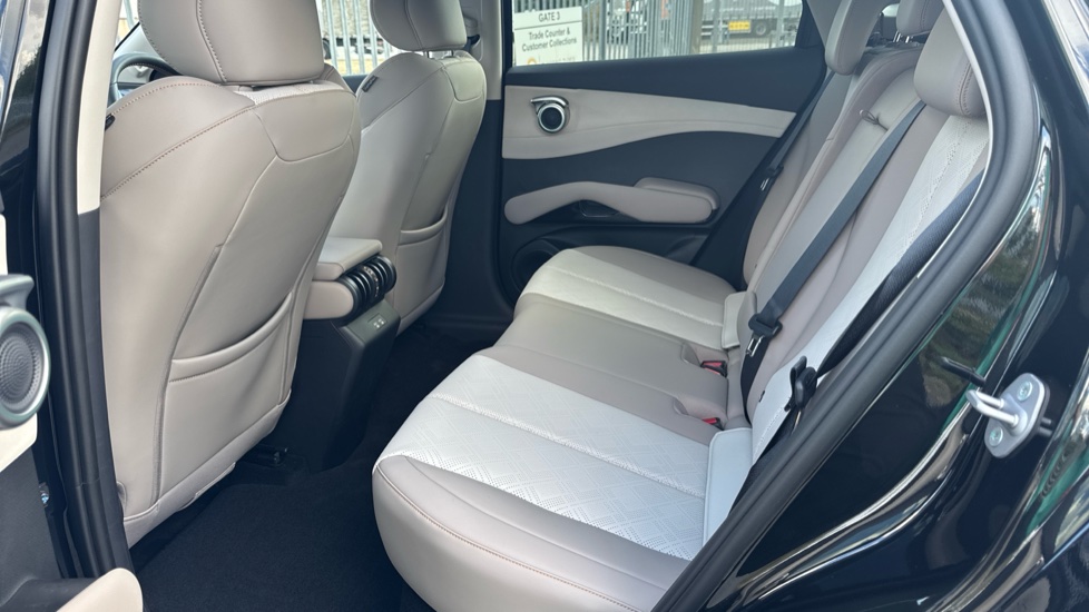BYD Atto 3 Evo 230kW Design 75kWh 5dr Auto Electric Hatchback - Image 16