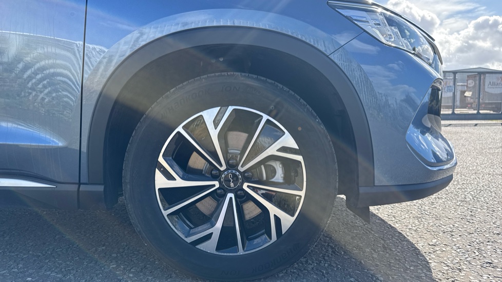 BYD Sealion 5 1.5 DM-i Design 5dr Auto Estate - Image 7