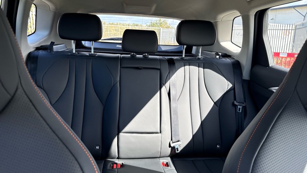 BYD Sealion 5 1.5 DM-i Design 5dr Auto Estate - Image 15