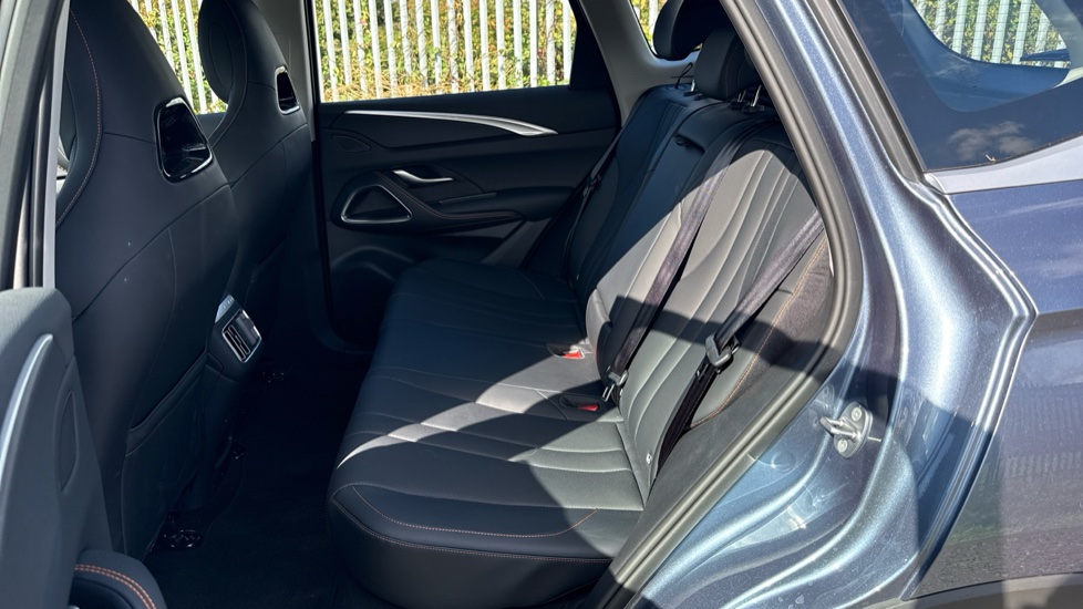 BYD Sealion 5 1.5 DM-i Design 5dr Auto Estate - Image 16