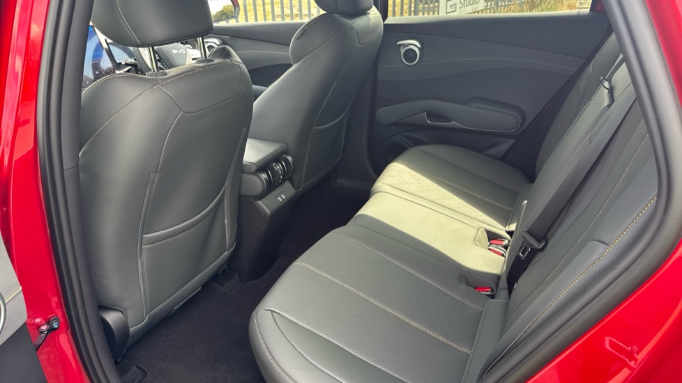 BYD Atto 3 Evo 230kW Design 75kWh 5dr Auto Electric Hatchback - Image 16