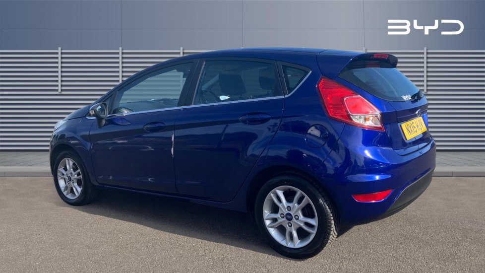 Ford Fiesta 1.25 82 Zetec 5dr Petrol Hatchback - Image 2