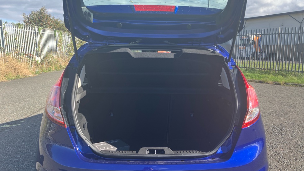 Ford Fiesta 1.25 82 Zetec 5dr Petrol Hatchback - Image 4