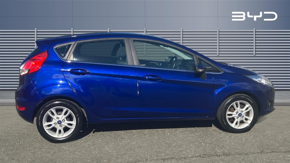 Ford Fiesta 1.25 82 Zetec 5dr Petrol Hatchback - Image 5