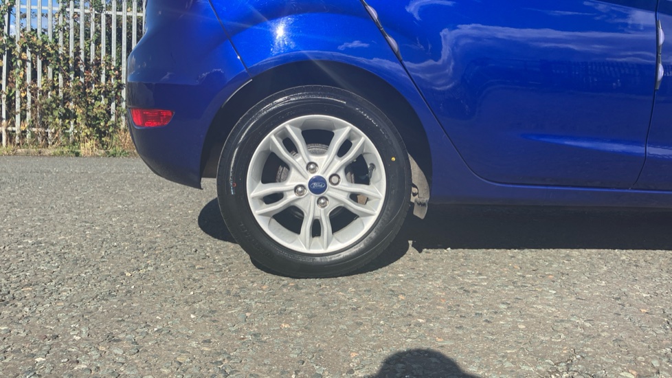 Ford Fiesta 1.25 82 Zetec 5dr Petrol Hatchback - Image 7