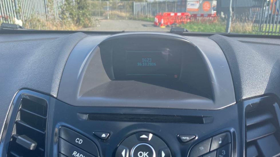 Ford Fiesta 1.25 82 Zetec 5dr Petrol Hatchback - Image 12