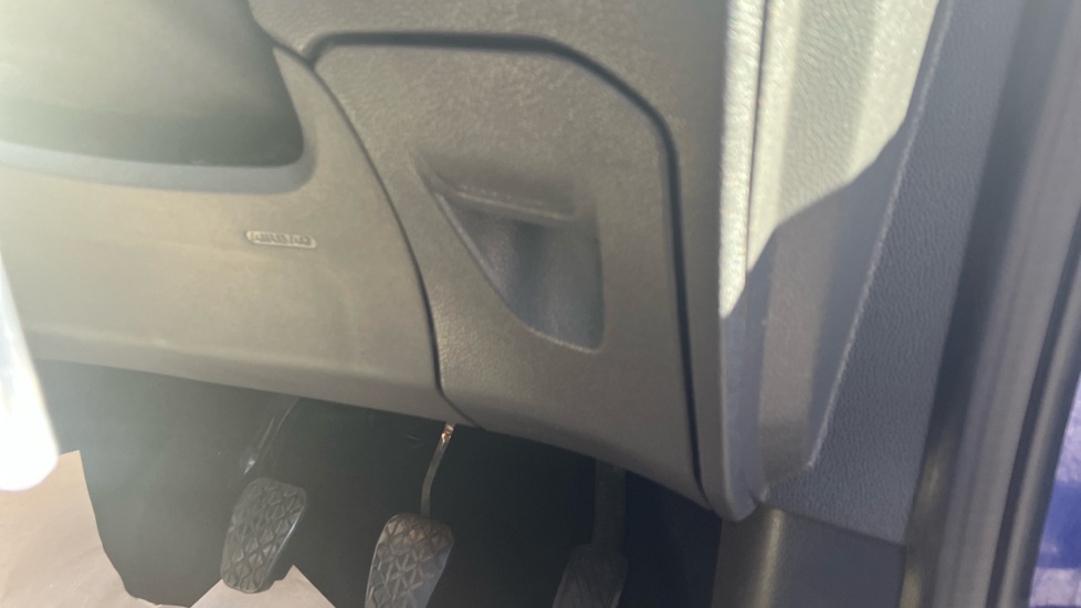 Ford Fiesta 1.25 82 Zetec 5dr Petrol Hatchback - Image 25