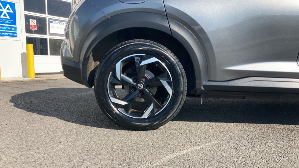 Nissan Juke 1.0 DiG-T 114 N-Connecta 5dr Petrol Hatchback - Image 7