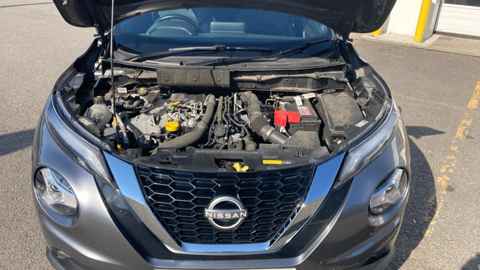 Nissan Juke 1.0 DiG-T 114 N-Connecta 5dr Petrol Hatchback - Image 8