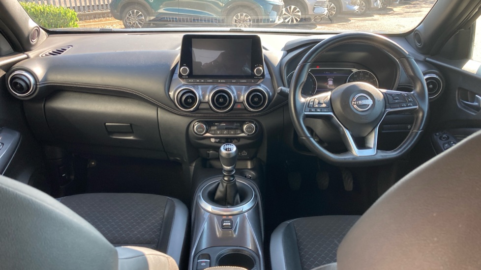 Nissan Juke 1.0 DiG-T 114 N-Connecta 5dr Petrol Hatchback - Image 10
