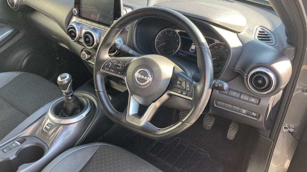 Nissan Juke 1.0 DiG-T 114 N-Connecta 5dr Petrol Hatchback - Image 11