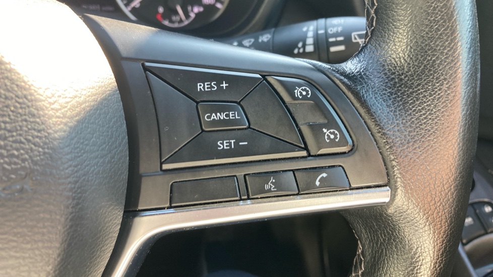 Nissan Juke 1.0 DiG-T 114 N-Connecta 5dr Petrol Hatchback - Image 23