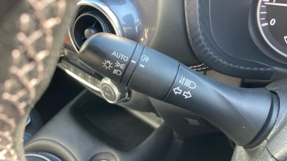 Nissan Juke 1.0 DiG-T 114 N-Connecta 5dr Petrol Hatchback - Image 26
