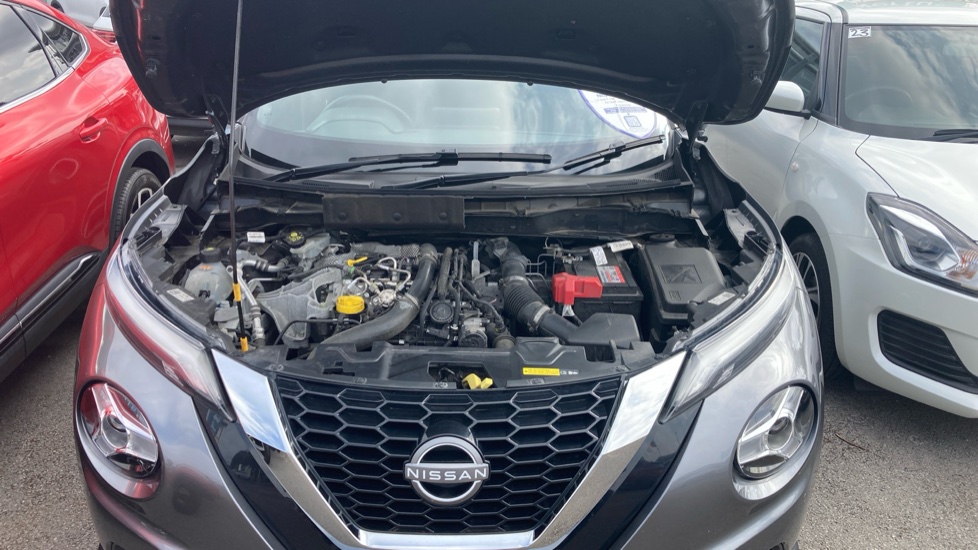 Nissan Juke 1.0 DiG-T 114 N-Connecta 5dr Petrol Hatchback - Image 51