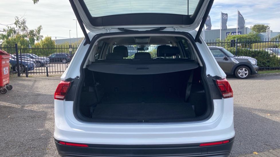 Volkswagen Tiguan Allspace 2.0 TDI Match 5dr DSG Diesel Estate - Image 4