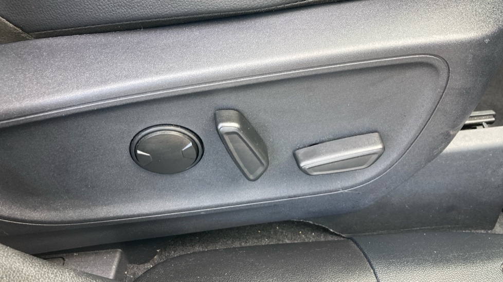 Ford Kuga 2.5 PHEV ST-Line X Edition 5dr CVT Estate - Image 21