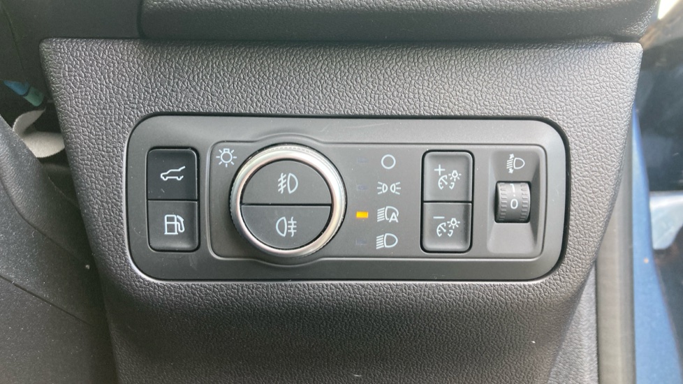 Ford Kuga 2.5 PHEV ST-Line X Edition 5dr CVT Estate - Image 23