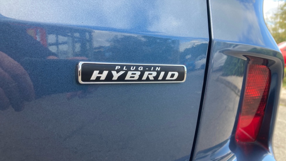 Ford Kuga 2.5 PHEV ST-Line X Edition 5dr CVT Estate - Image 40