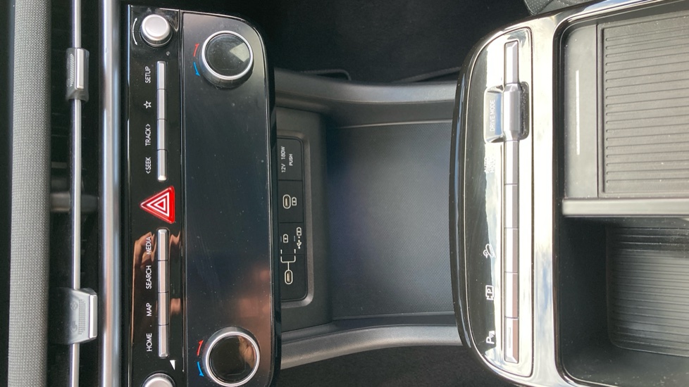 Hyundai TUCSON 1.6T Hybrid Ultimate 5dr Auto Hybrid Estate - Image 13