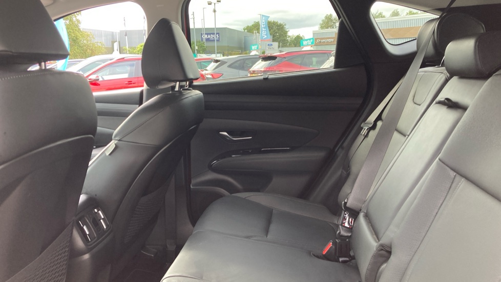 Hyundai TUCSON 1.6T Hybrid Ultimate 5dr Auto Hybrid Estate - Image 16