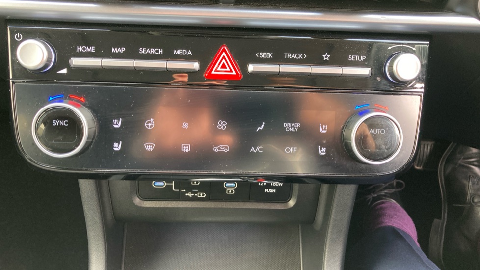Hyundai TUCSON 1.6T Hybrid Ultimate 5dr Auto Hybrid Estate - Image 24