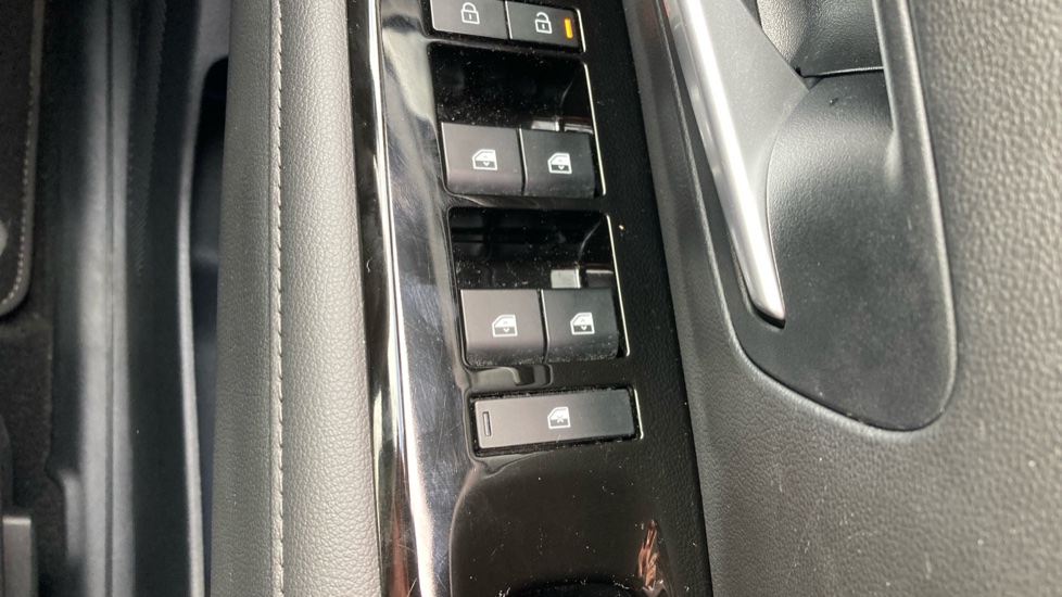 Hyundai TUCSON 1.6T Hybrid Ultimate 5dr Auto Hybrid Estate - Image 37
