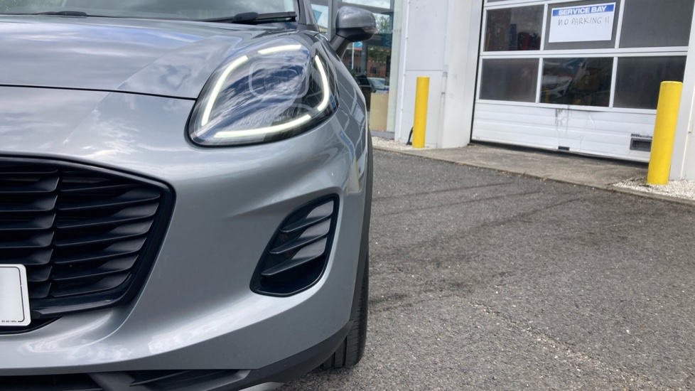 Ford Puma 1.0 EcoBoost Hybrid mHEV Titanium 5dr Petrol Hatchback - Image 37