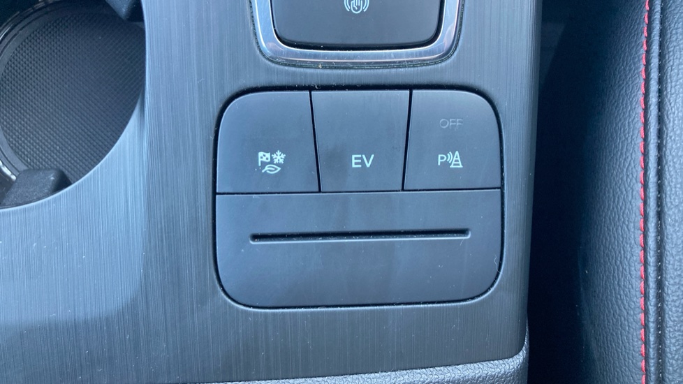 Ford Kuga 2.5 PHEV ST-Line Edition 5dr CVT Estate - Image 31