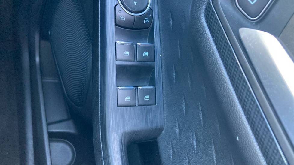 Ford Kuga 2.5 PHEV ST-Line Edition 5dr CVT Estate - Image 38