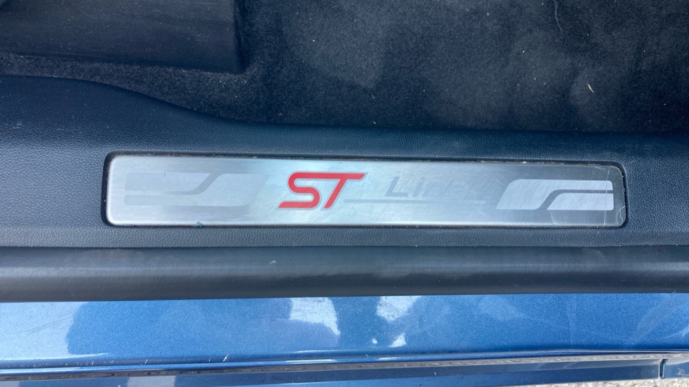 Ford Kuga 2.5 PHEV ST-Line Edition 5dr CVT Estate - Image 40