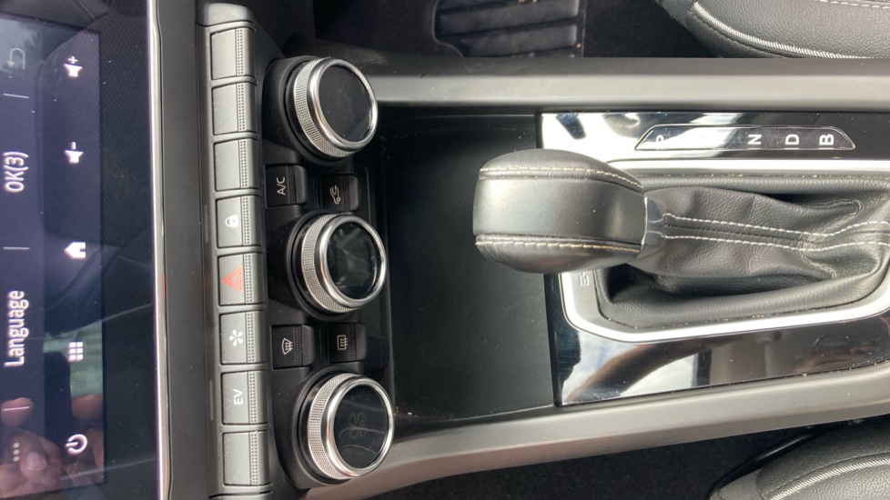 Renault Arkana 1.6 E-TECH Hybrid 145 S Edition 5dr Auto Hybrid Estate - Image 13
