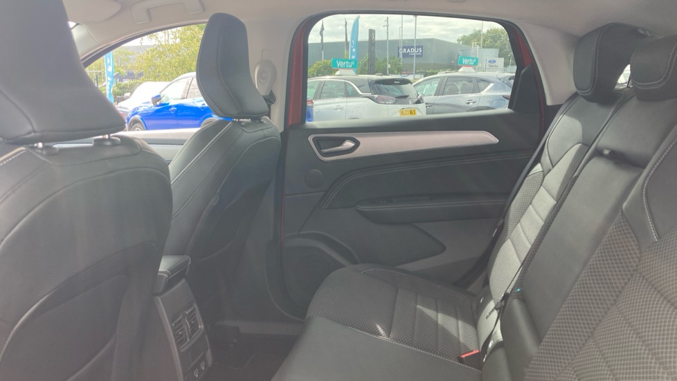 Renault Arkana 1.6 E-TECH Hybrid 145 S Edition 5dr Auto Hybrid Estate - Image 16