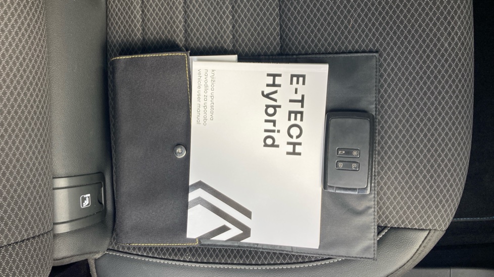 Renault Arkana 1.6 E-TECH Hybrid 145 S Edition 5dr Auto Hybrid Estate - Image 19