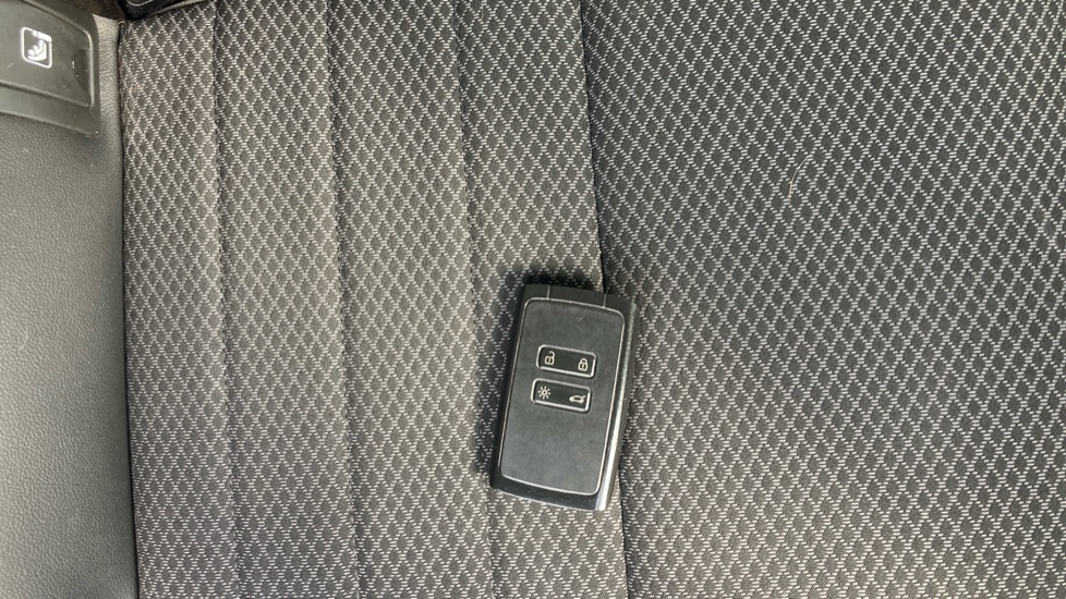 Renault Arkana 1.6 E-TECH Hybrid 145 S Edition 5dr Auto Hybrid Estate - Image 20