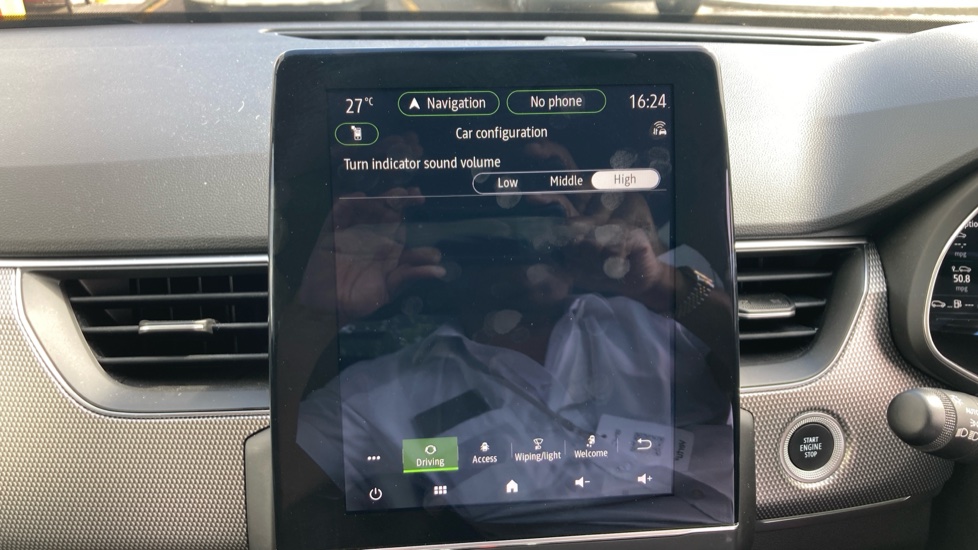 Renault Arkana 1.6 E-TECH Hybrid 145 S Edition 5dr Auto Hybrid Estate - Image 33