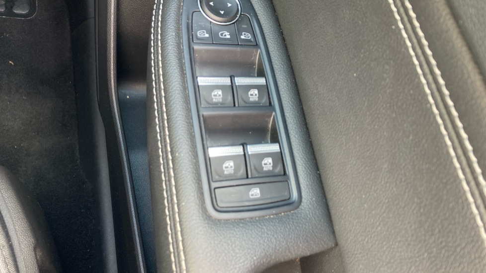 Renault Arkana 1.6 E-TECH Hybrid 145 S Edition 5dr Auto Hybrid Estate - Image 44