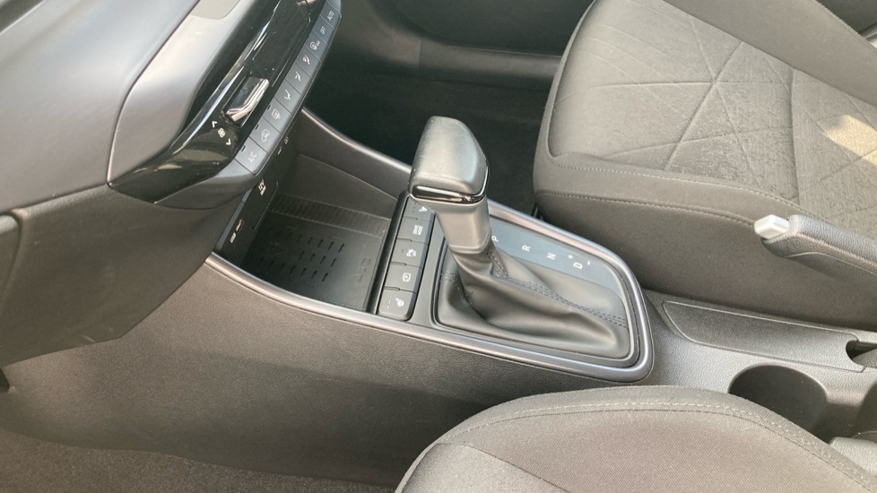 Hyundai BAYON 1.0 TGDi 48V MHEV Premium 5dr DCT Petrol Hatchback - Image 13