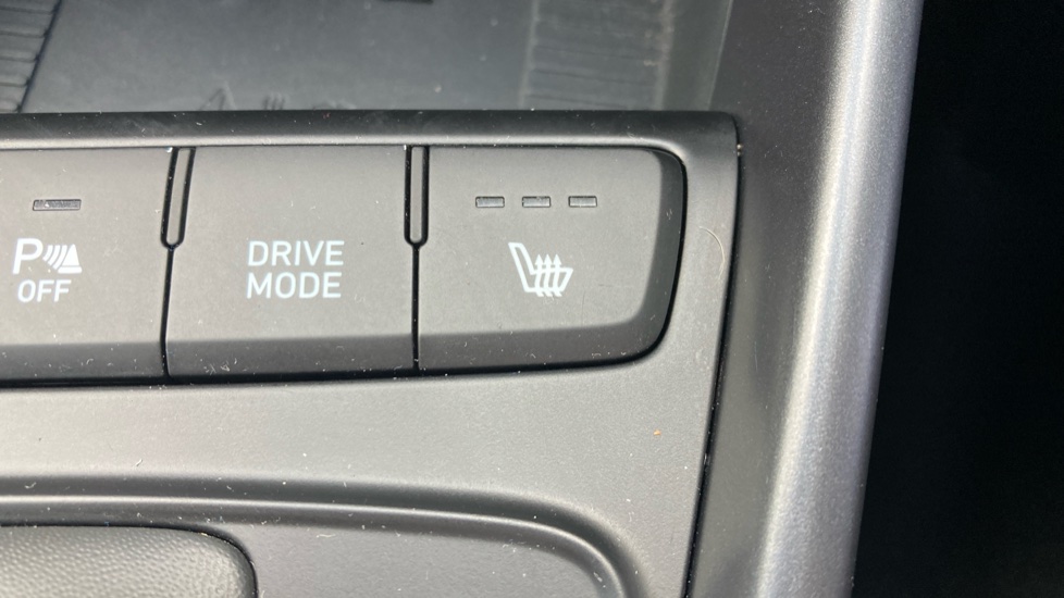 Hyundai BAYON 1.0 TGDi 48V MHEV Premium 5dr DCT Petrol Hatchback - Image 32