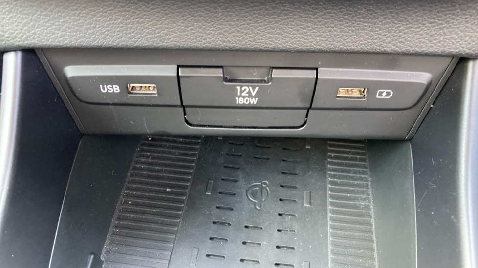 Hyundai BAYON 1.0 TGDi 48V MHEV Premium 5dr DCT Petrol Hatchback - Image 33