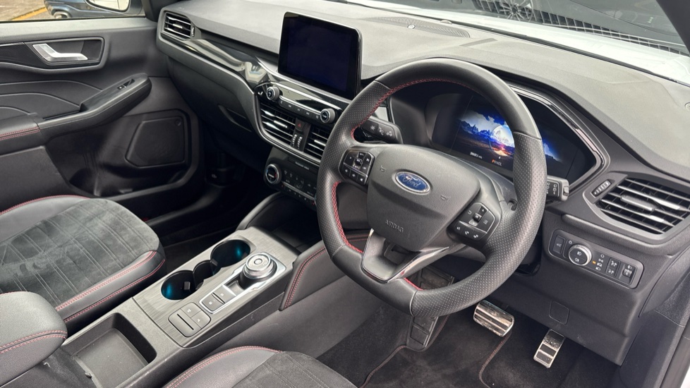 Ford Kuga 2.5 FHEV ST-Line Edition 5dr CVT Hybrid Estate - Image 11
