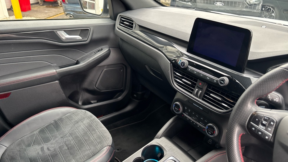 Ford Kuga 2.5 FHEV ST-Line Edition 5dr CVT Hybrid Estate - Image 14