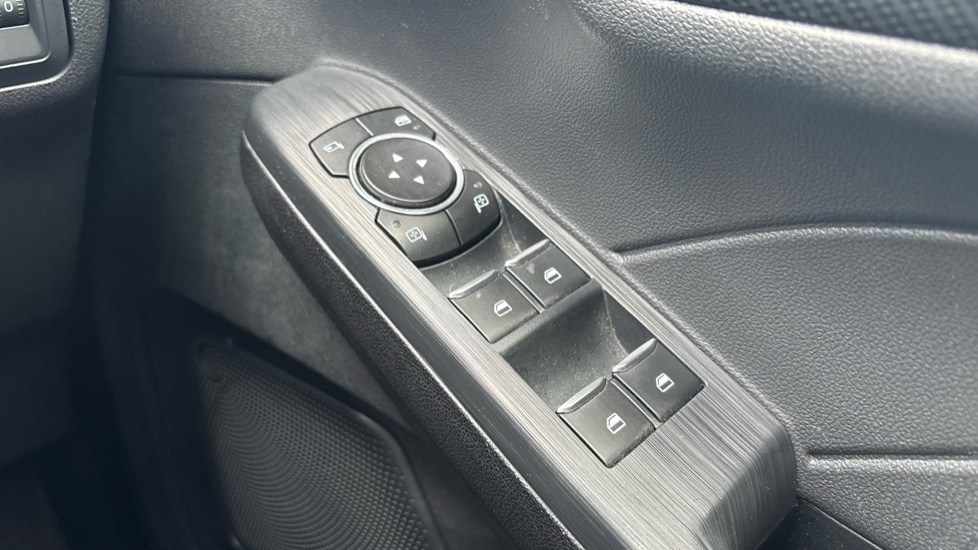 Ford Kuga 2.5 FHEV ST-Line Edition 5dr CVT Hybrid Estate - Image 23