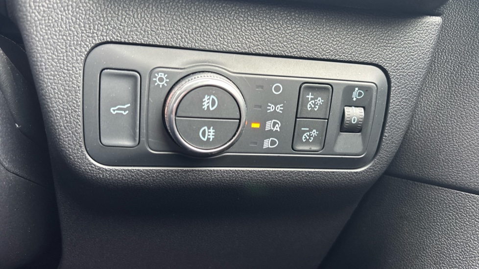 Ford Kuga 2.5 FHEV ST-Line Edition 5dr CVT Hybrid Estate - Image 24