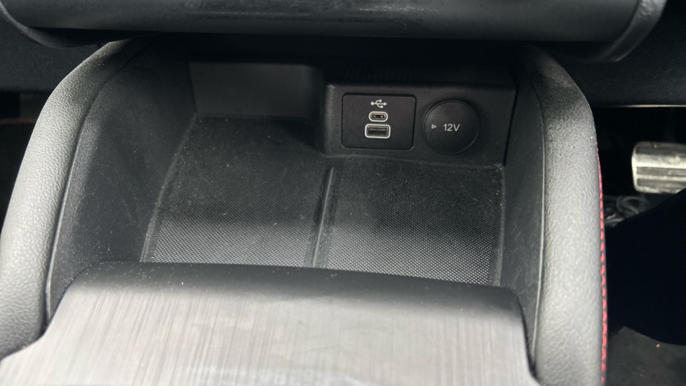 Ford Kuga 2.5 FHEV ST-Line Edition 5dr CVT Hybrid Estate - Image 34