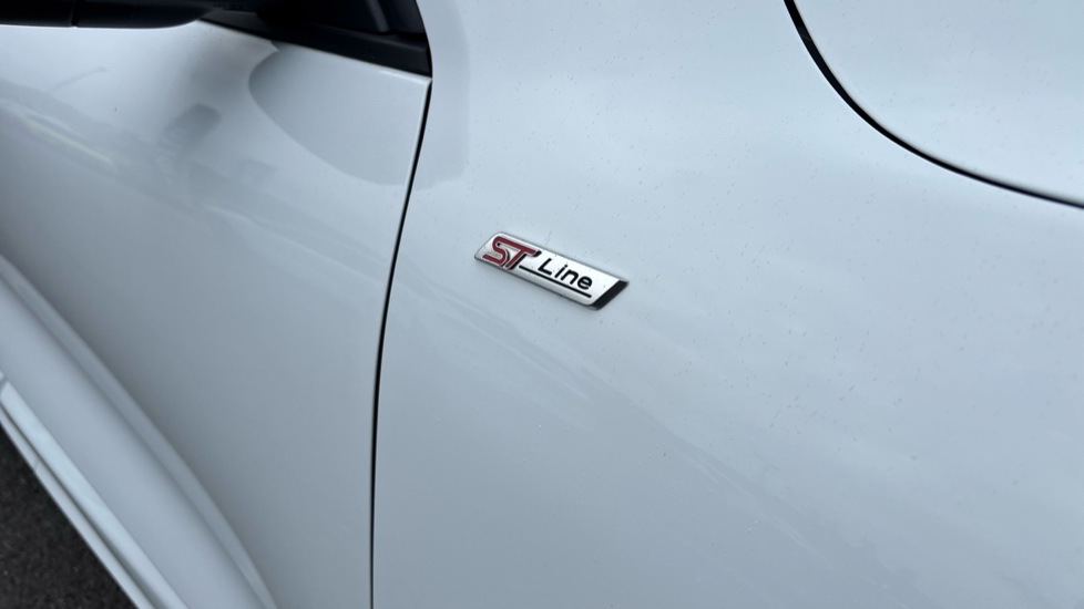 Ford Kuga 2.5 FHEV ST-Line Edition 5dr CVT Hybrid Estate - Image 36